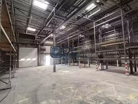location local d’activités coignières 78310 551m²