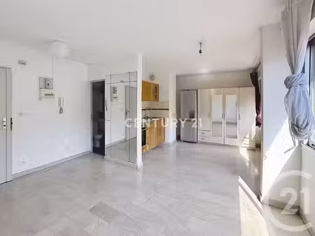location appartement 1 pièce 27m² aubagne 13400