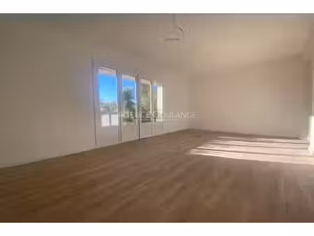 location appartement 3 pièces 77m² la ciotat 13600