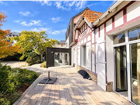 location maison 8 pièces 160m²