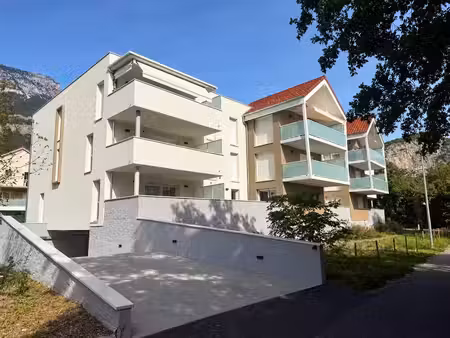vente appartement 4 pièces 84m2 claix 38640 - - surface privée