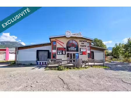 vente locaux professionnels 10 pièces 485 m² à embrun (05200)  480 000 €