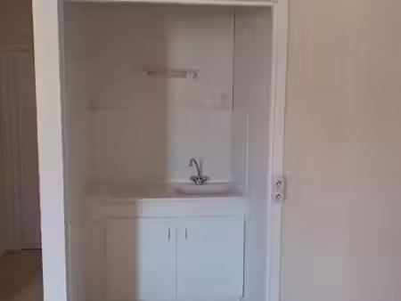location appartement 1 pièce 23 m² à l’île-bouchard (37220)