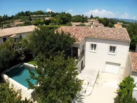 maison familiale d'environ 100m² sur terrain de 574m² à apt