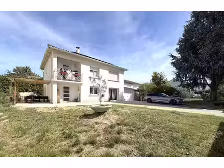 boé - maison lumineuse et rénovée de 120 m² avec 3 chambres  garage et jardin dans un quar