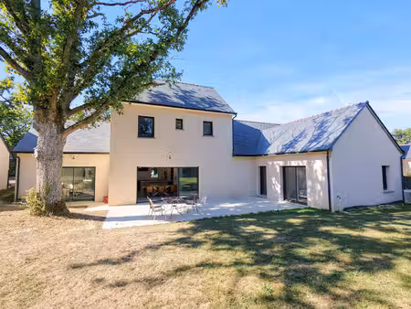 maison contemporaine de 7 pièces d'environ 165 m² avec un terrain 1200 m² les garennes sur