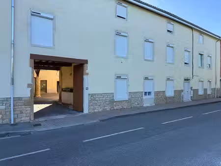 immeuble de rapport – 9 appartements  garage et terrain – montmerle-sur-saône