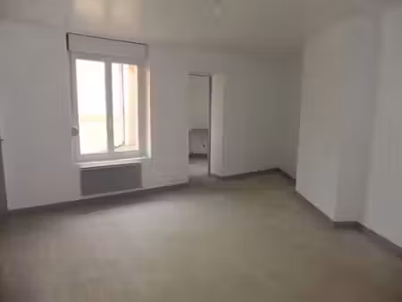 location appartement 2 pièces 46 m² à reims (51100)