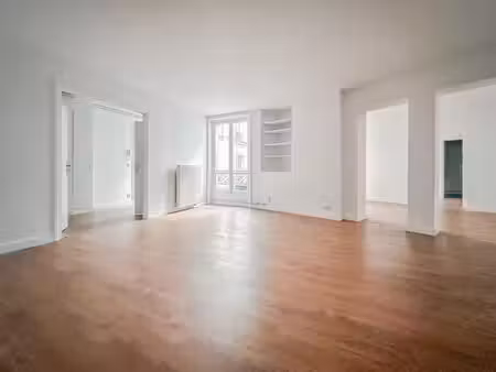 appartement de luxe de 2 pièces en location à saint-germain  odéon  monnaie  paris  île-de