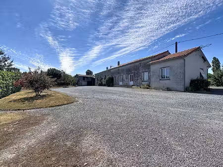 maison avec fort potentiel - aux portes de la vendée