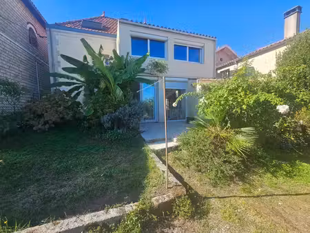 location maison 5 pièces 133 m² à saintes (17100)