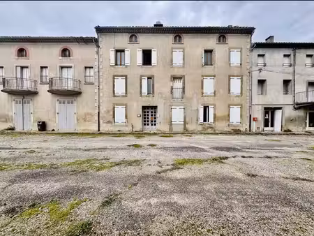 ref : retrospective - ensemble immobilier - 2 ha - garage en pleine campagne