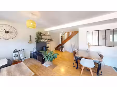 t3 duplex avec terrasse de 48 m²  garage double et local