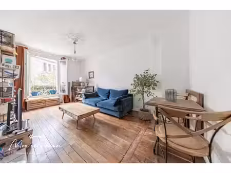 f2 de 37m2 lumineux et traversant situé rue dagobert