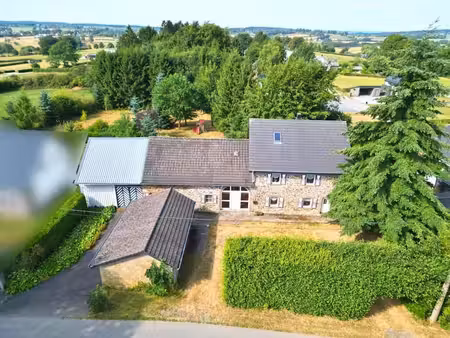 propriété d'exception avec un jardin de rêve  située dans un