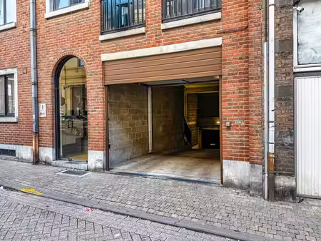 emplacement de parking en plein coeur de huy!