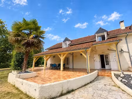 location maison 6 pièces 196 m² à bosdarros (64290)