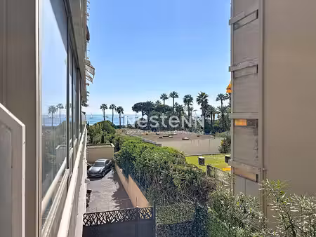 cannes - plage 1 min à pied - studio 38 m² - vue mer - parking collectif