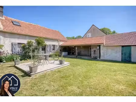 maison ancienne renovée pleine de charme  85 m²  dependances 