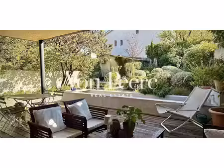 maison avec jardin et terrasse les angles (30)