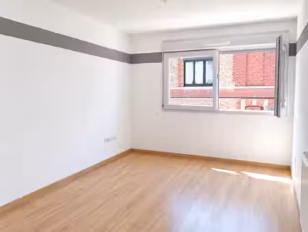 t3 avec parking à roubaix