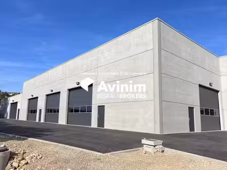 location entrepôt montauroux 83440 415m²
