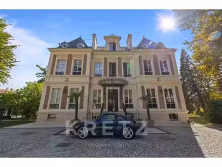 maison de luxe à vendre dans le quartier ibis