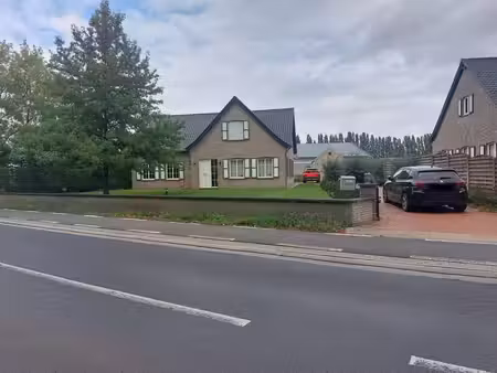 alleenstaande woning te ruiselede.