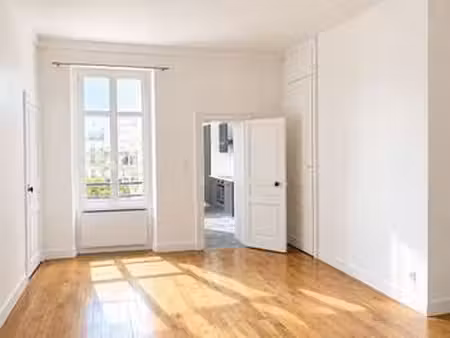 location appartement 3 pièces à limoges (87000) : à louer 3 pièces / 76m² limoges