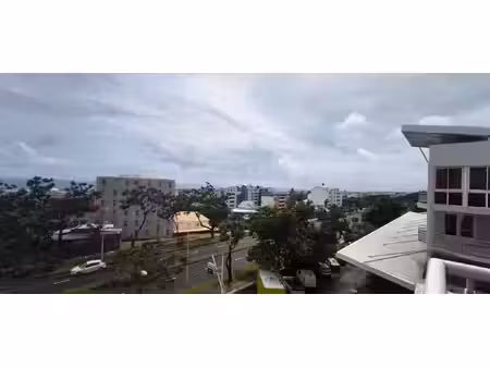 studio 25 m² avec balcon  parking privé et vue mer ? moufia