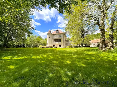 maison de maître de 8 pièce(s) 635 m²