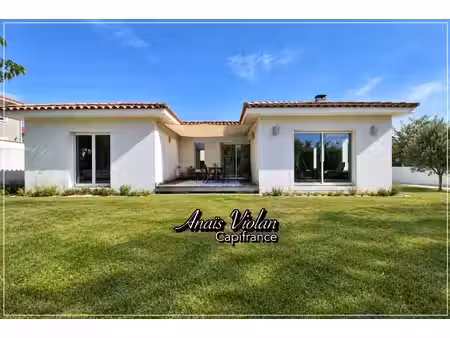 maison individuelle de plain pied de type 4  lumineuse  avec grand jardin à vendre à vacqu