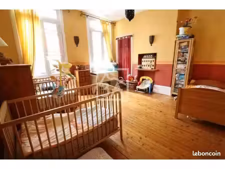 maison de ville 7 pièces 243 m²