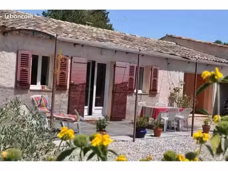 villa meublée à proximité d’eguilles