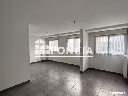 studio 1 pièce 32 m²