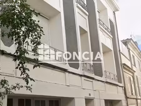 appartement 3 pièces 72m² à louer 695 - niort 79000