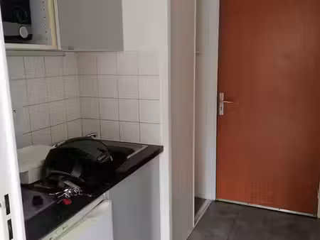 studio non meublé pour étudiant