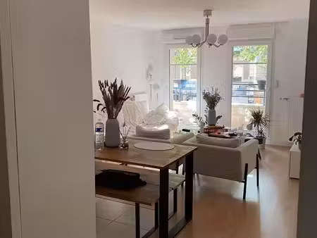 appartement t2 meublé 52 m² avec terrasse et parking – résidence récente