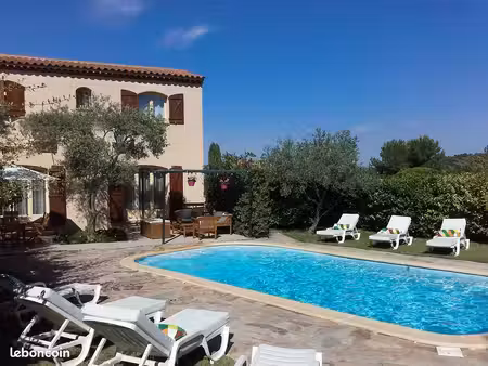 villa 4 ch 6km airbus piscine jaccusi tt cft