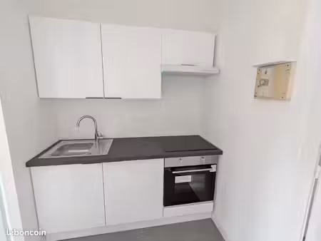 appartement t2 rénové  proche centre ville péronne
