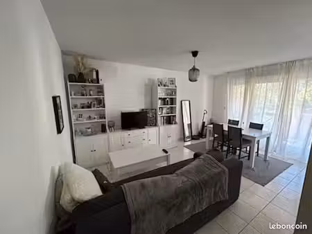 t2 40 m² + grande terrasse couverte + parking – saint-cyprien