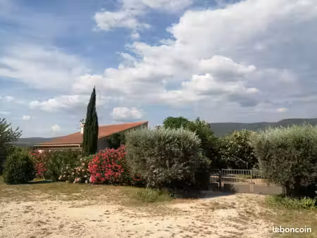 villa t3 au milieu des vignes à 1km de la ville