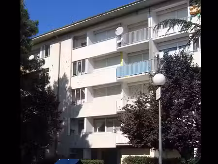 location appartement 4 pièces 73 m² à avignon (84000)