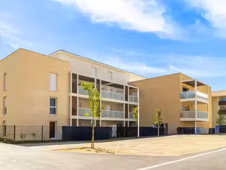 location appartement 3 pièces 61 m² à monteux (84170)
