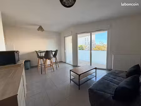 studio 1 pièce 28 m²