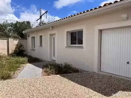maison récente meublée avec jardin et piscine