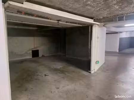 garage/box 28 m² lyon