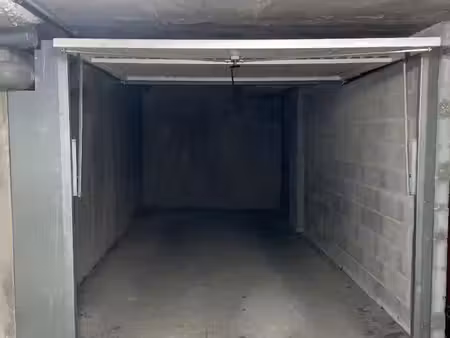 parking/box 17 m² villeurbanne