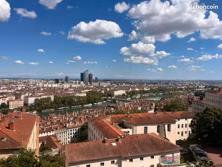 vue et situation exceptionnelles pour ce spacieux t3 proche gros cailloux