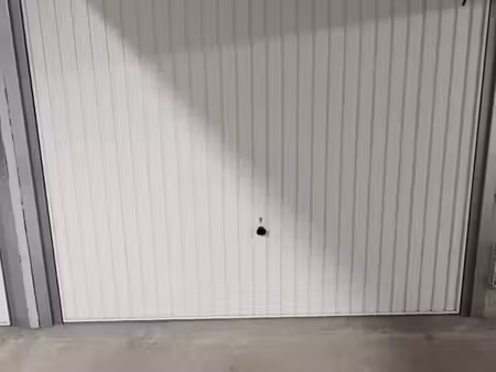 loue garage box fermé